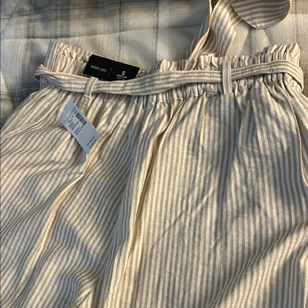 Maurices Cream Striped Wide Leg Pants size 4 NWT